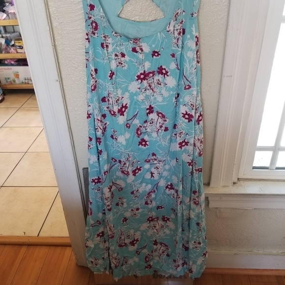 Love + Harmony | Floral Maxi dress - Picture 5 of 14